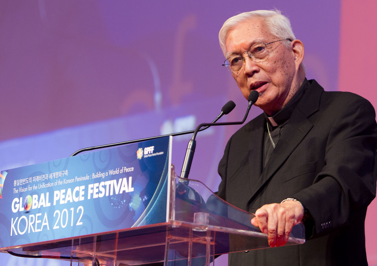 h.e.-cardinal-gaudencio-borbon-speaks-at-the-global-peace-leadership-conference-korea