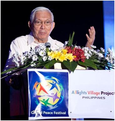 H.E. Cardinal Rosales commends GPF and donors at the first Alllights Village Charity Dinner for their support to help Filipino families in villages without electricity. 