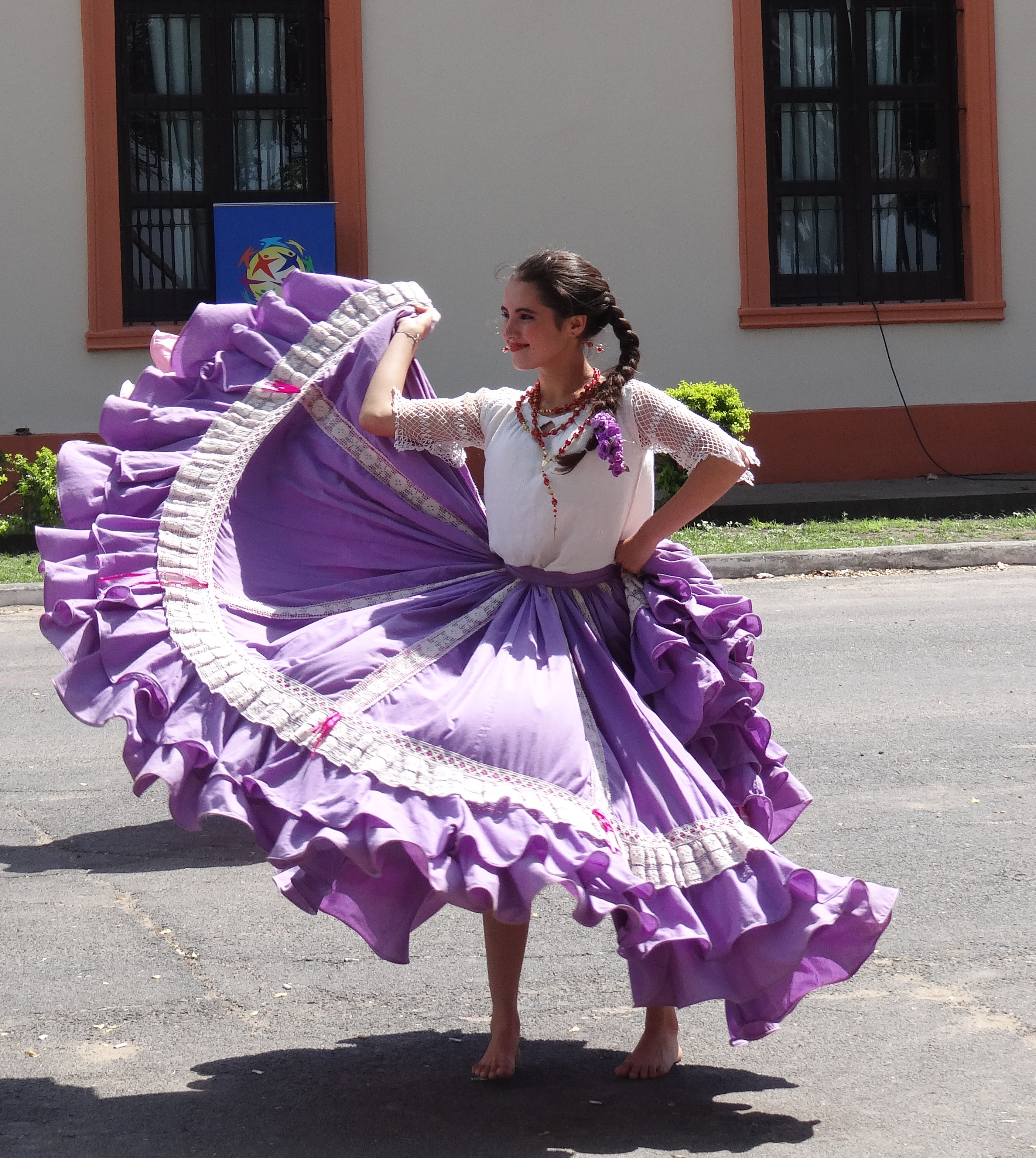 Paraguay dancer 